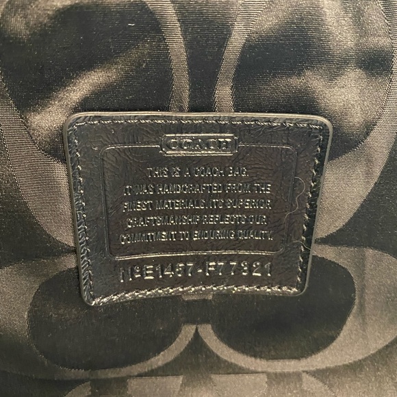 Auth Coach X-Large nylon pouch. Great to put in large totes. - Picture 2 of 4